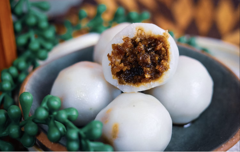 Sweet Coconut–Jaggery Kozhukatta